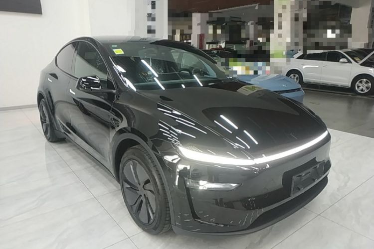 Used Tesla Model Y 2026 Long-Range All-Wheel-Drive Model Front Right 45 Deg