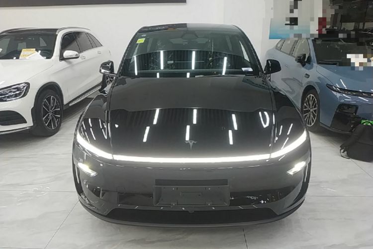 Used Tesla Model Y 2026 Long-Range All-Wheel-Drive Model Front