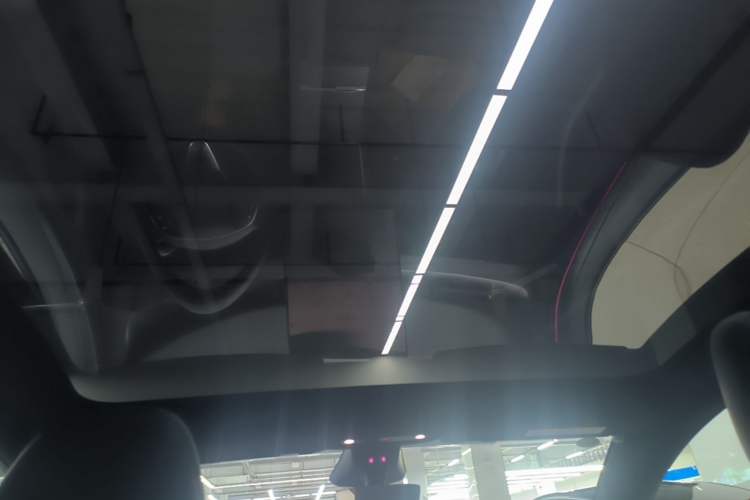 Used Tesla Model Y 2026 Rear-Drive Model Headliner