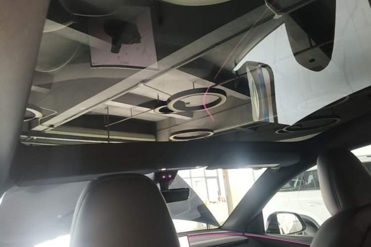 Used Tesla Model Y 2026 Rear-Drive Model Headliner