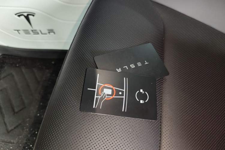Used Tesla Model Y 2026 Rear-Drive Model Interior 1