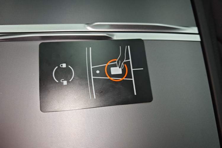 Used Tesla Model Y 2026 Rear-Drive Model Interior 1
