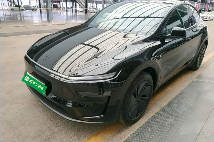 Tesla Model Y 2026 Model Long-Range Rear-Wheel-Drive Version