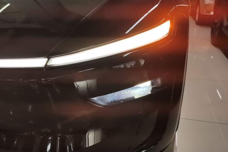 Used Tesla Model Y 2026 Rear-Drive Model Left Front Headlight
