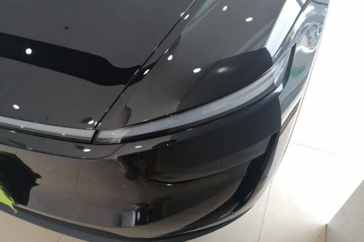 Used Tesla Model Y 2026 Model Long-Range Rear-Wheel-Drive Version Left Front Headlight