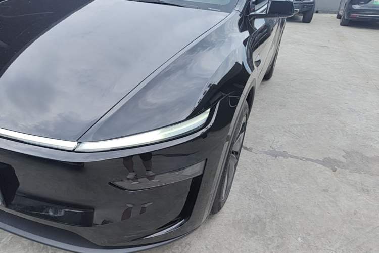 Used Tesla Model Y 2026 Long-Range All-Wheel-Drive Model Left Front Headlight
