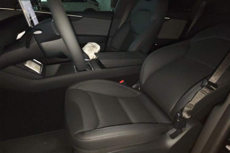 Used Tesla Model Y 2026 Model Long-Range Rear-Wheel-Drive Version Left Front Seat