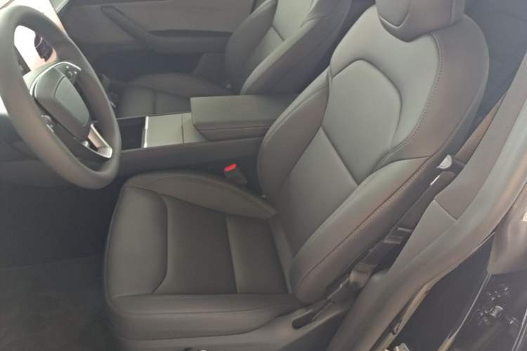 Used Tesla Model Y 2026 Rear-Drive Model Left Front Seat