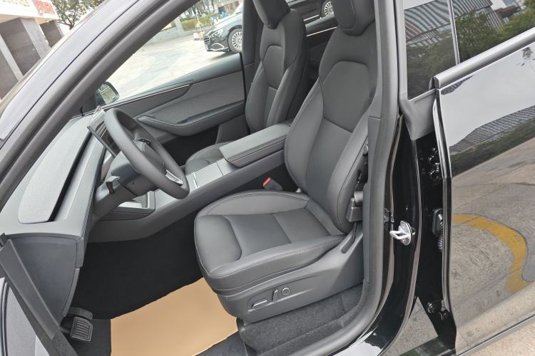 Used Tesla Model Y 2026 Rear-Drive Model Left Front Seat