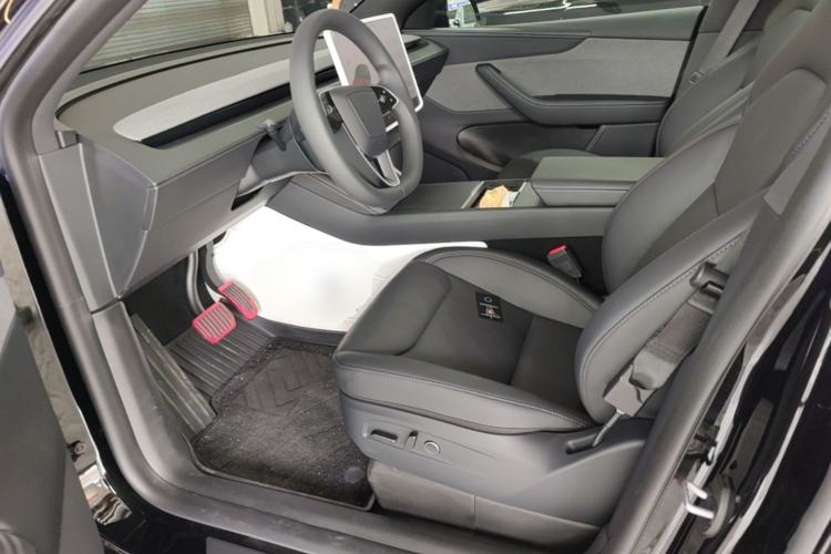 Used Tesla Model Y 2026 Rear-Drive Model Left Front Seat