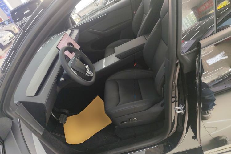 Used Tesla Model Y 2026 Rear-Drive Model Left Front Seat