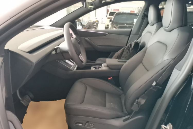 Used Tesla Model Y 2026 Rear-Drive Model Left Front Seat