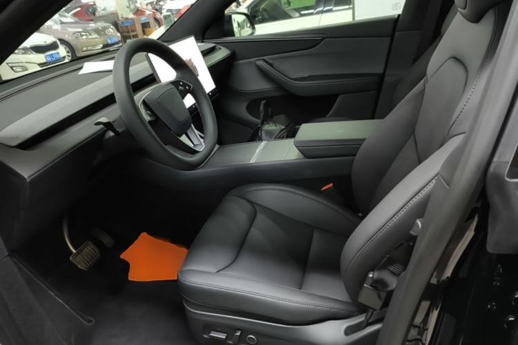 Used Tesla Model Y 2026 Rear-Drive Model Left Front Seat