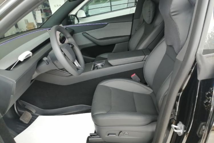 Used Tesla Model Y 2026 Model Long-Range Rear-Wheel-Drive Version Left Front Seat
