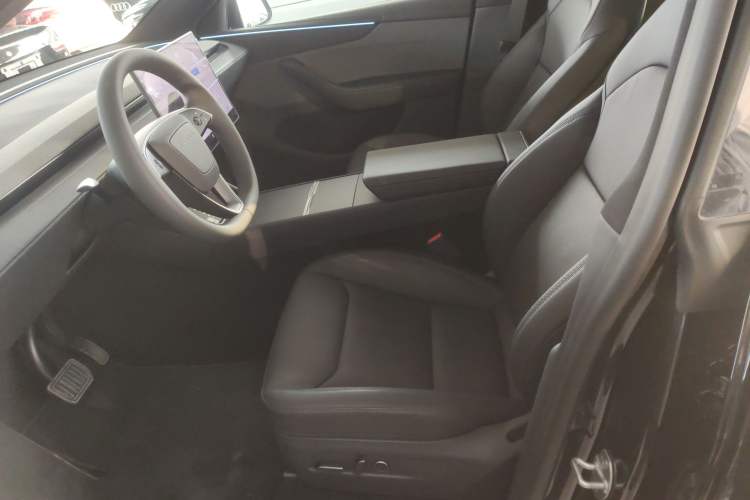 Used Tesla Model Y 2026 Rear-Drive Model Left Front Seat