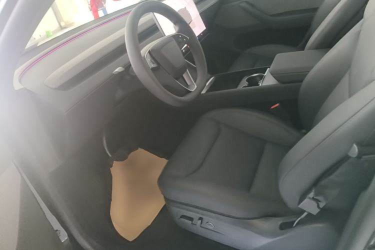 Used Tesla Model Y 2026 Rear-Drive Model Left Front Seat