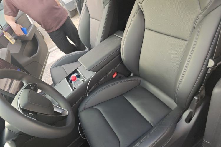 Used Tesla Model Y 2026 Rear-Drive Model Left Front Seat