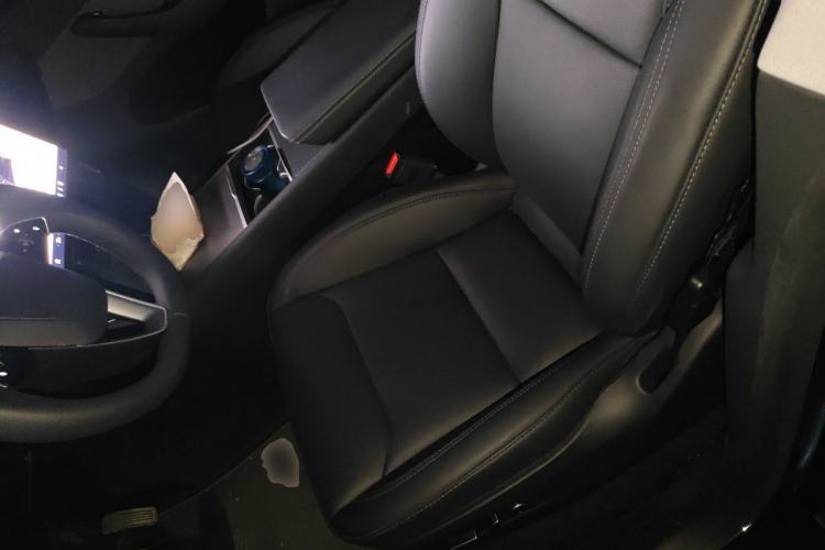 Used Tesla Model Y 2026 Model Long-Range Rear-Wheel-Drive Version Left Front Seat