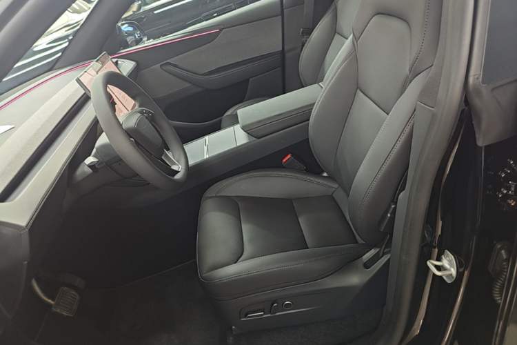 Used Tesla Model Y 2026 Rear-Drive Model Left Front Seat