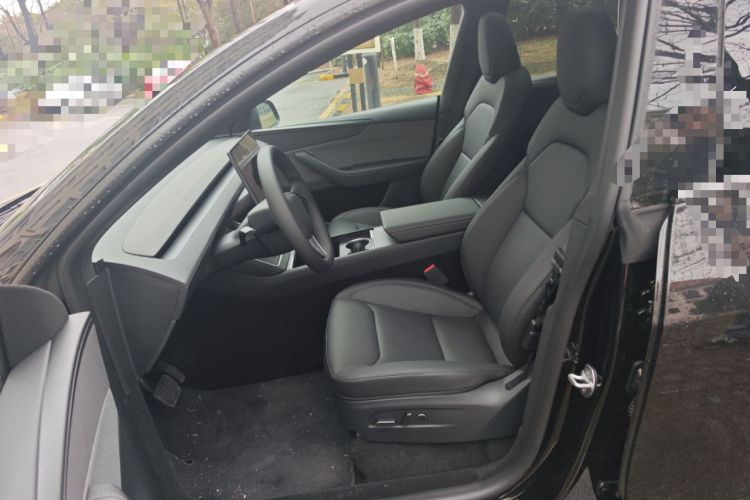 Used Tesla Model Y 2026 Rear-Drive Model Left Front Seat