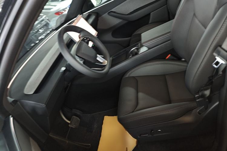Used Tesla Model Y 2026 Rear-Drive Model Left Front Seat