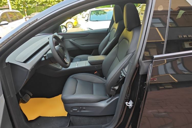Used Tesla Model Y 2026 Rear-Drive Model Left Front Seat