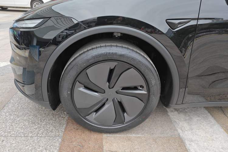 Used Tesla Model Y 2026 Rear-Drive Model Left Front Wheel Hub