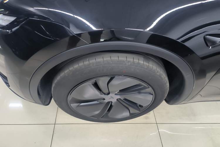 Used Tesla Model Y 2026 Rear-Drive Model Left Front Wheel Hub