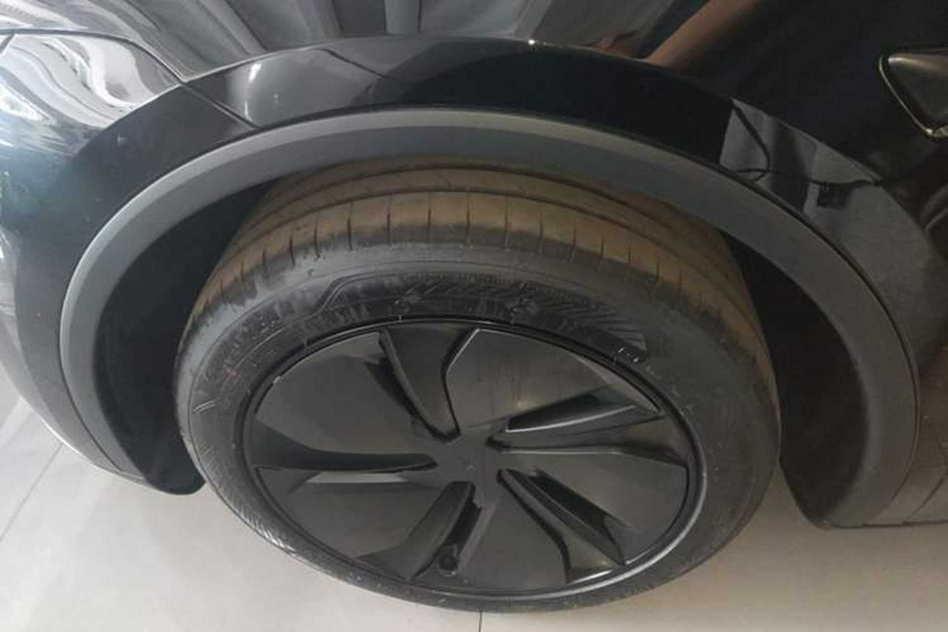 Used Tesla Model Y 2026 Rear-Drive Model Left Front Wheel Hub
