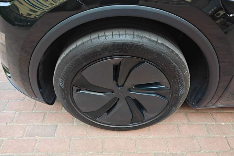 Used Tesla Model Y 2026 Rear-Drive Model Left Front Wheel Hub