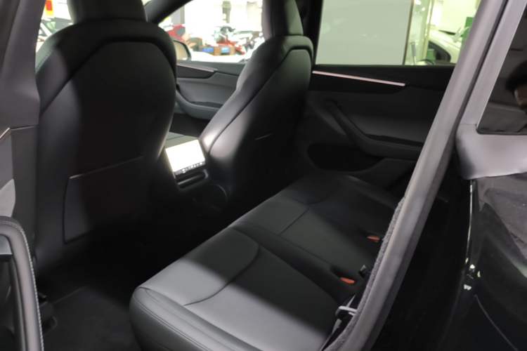 Used Tesla Model Y 2026 Rear-Drive Model Left Rear Seat