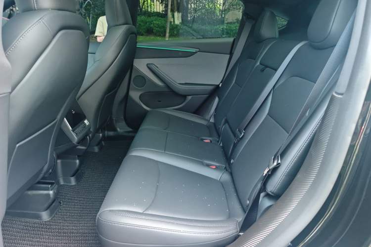 Used Tesla Model Y 2026 Rear-Drive Model Left Rear Seat