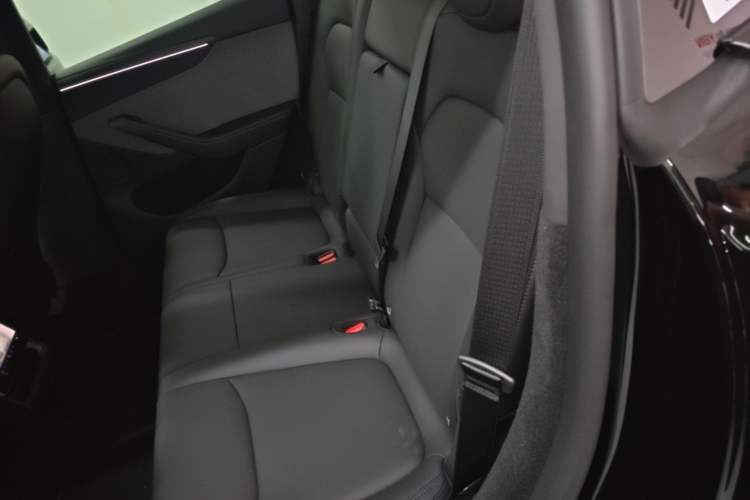 Used Tesla Model Y 2026 Rear-Drive Model Left Rear Seat