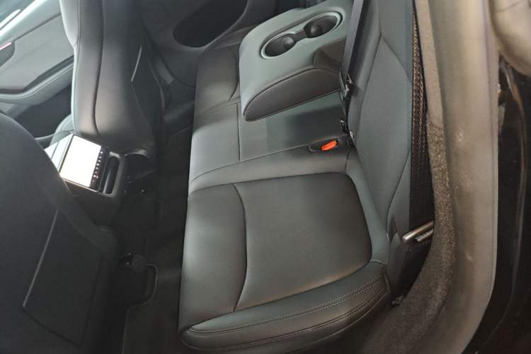 Used Tesla Model Y 2026 Rear-Drive Model Left Rear Seat