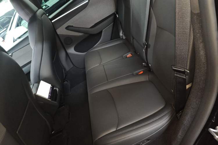 Used Tesla Model Y 2026 Rear-Drive Model Left Rear Seat