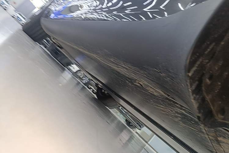 Used Tesla Model Y 2026 Model Long-Range Rear-Wheel-Drive Version Left Side Sill