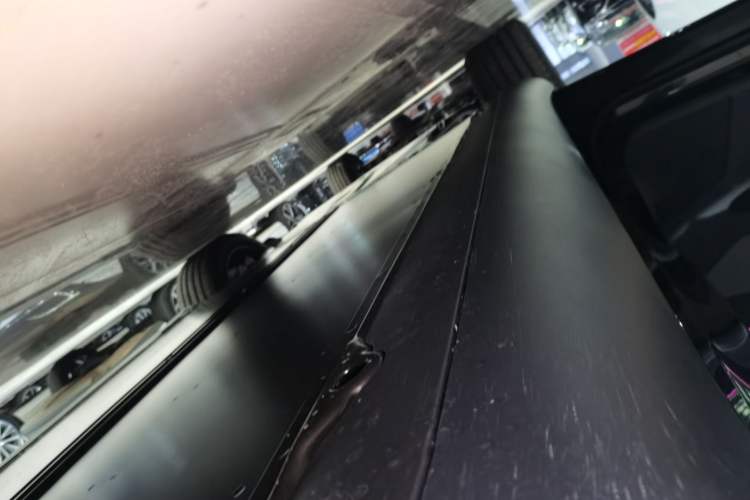 Used Tesla Model Y 2026 Rear-Drive Model Left Side Sill