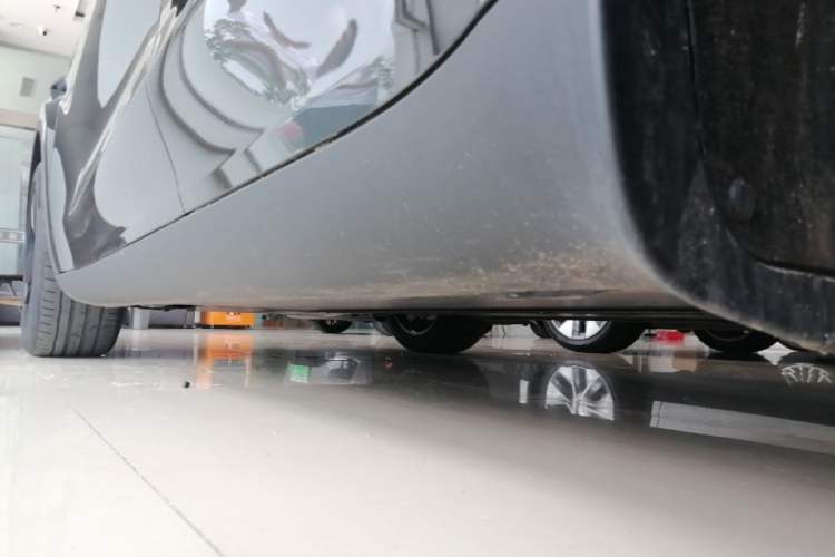 Used Tesla Model Y 2026 Model Long-Range Rear-Wheel-Drive Version Left Side Sill