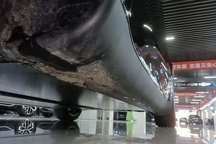 Used Tesla Model Y 2026 Rear-Drive Model Left Side Sill