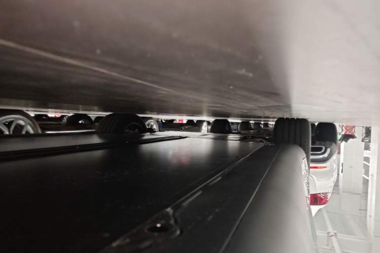 Used Tesla Model Y 2026 Rear-Drive Model Left Side Sill