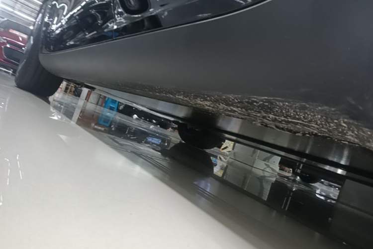 Used Tesla Model Y 2026 Rear-Drive Model Left Side Sill