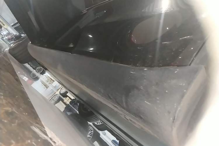 Used Tesla Model Y 2026 Rear-Drive Model Left Side Sill