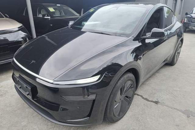 Used Tesla Model Y 2026 Long-Range All-Wheel-Drive Model