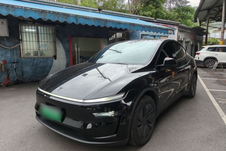 Tesla Model Y 2026 Long-Range All-Wheel-Drive Model