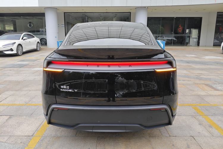 Used Tesla Model Y 2026 Rear-Drive Model Rear