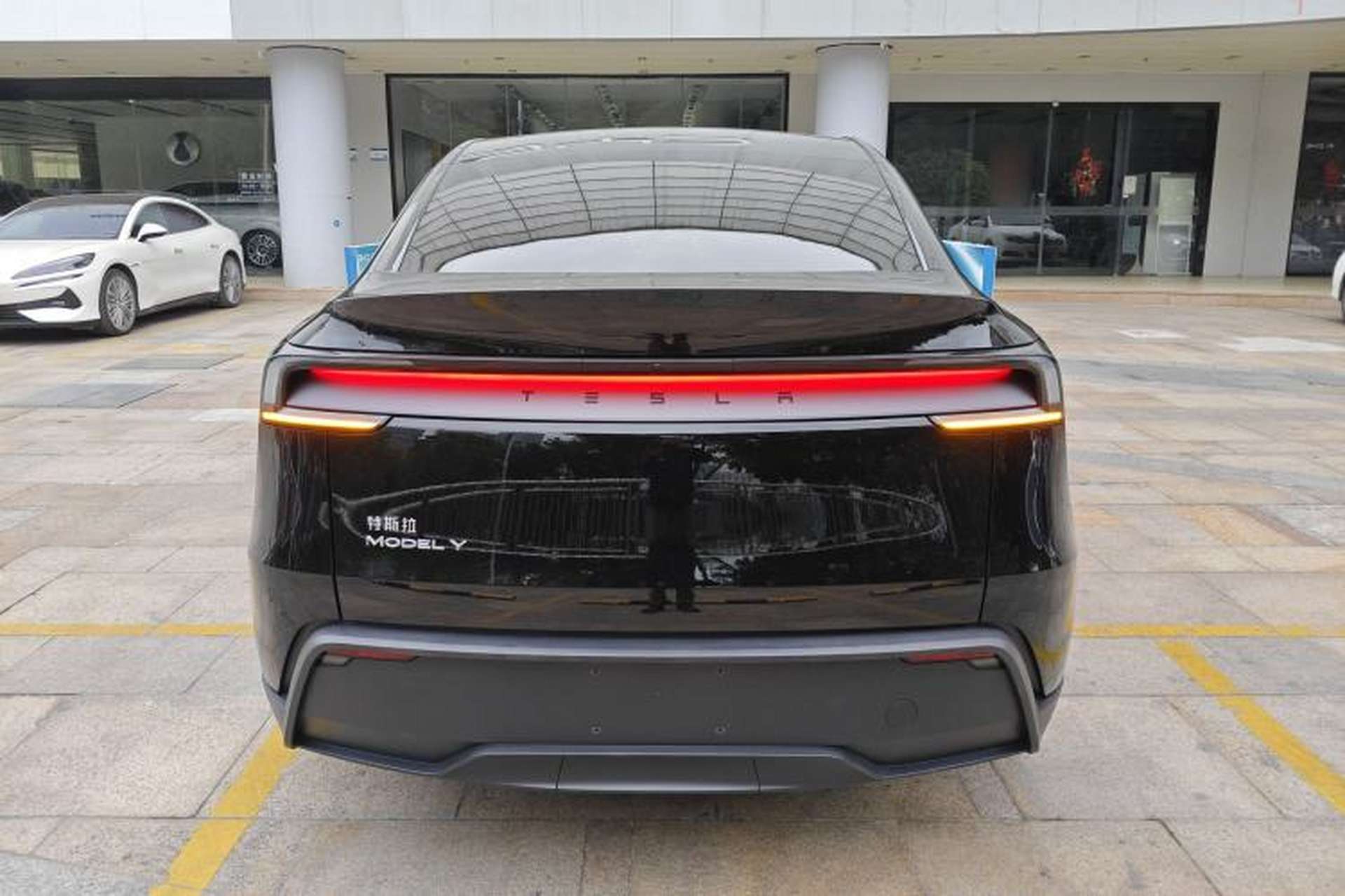 Used Tesla Model Y 2026 Rear-Drive Model Rear