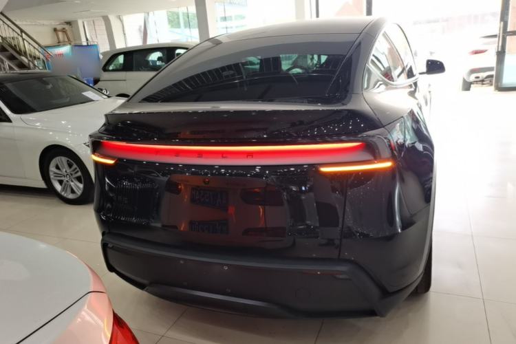Used Tesla Model Y 2026 Rear-Drive Model Rear