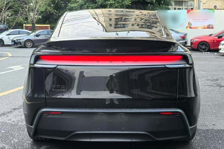 Used Tesla Model Y 2026 Rear-Drive Model Rear