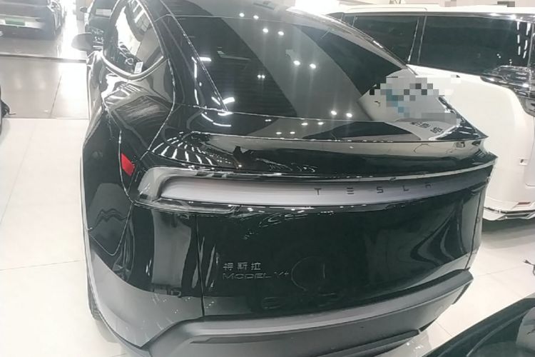 Used Tesla Model Y 2026 Long-Range All-Wheel-Drive Model Rear