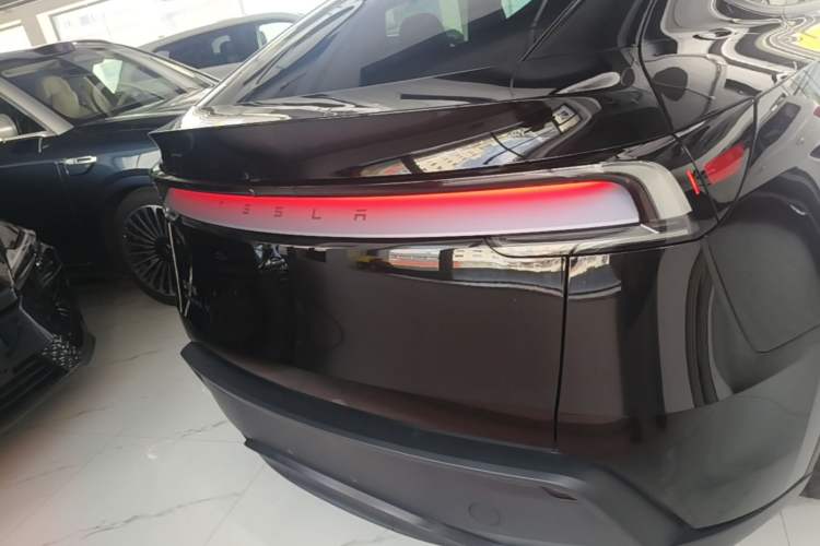 Used Tesla Model Y 2026 Rear-Drive Model Rear